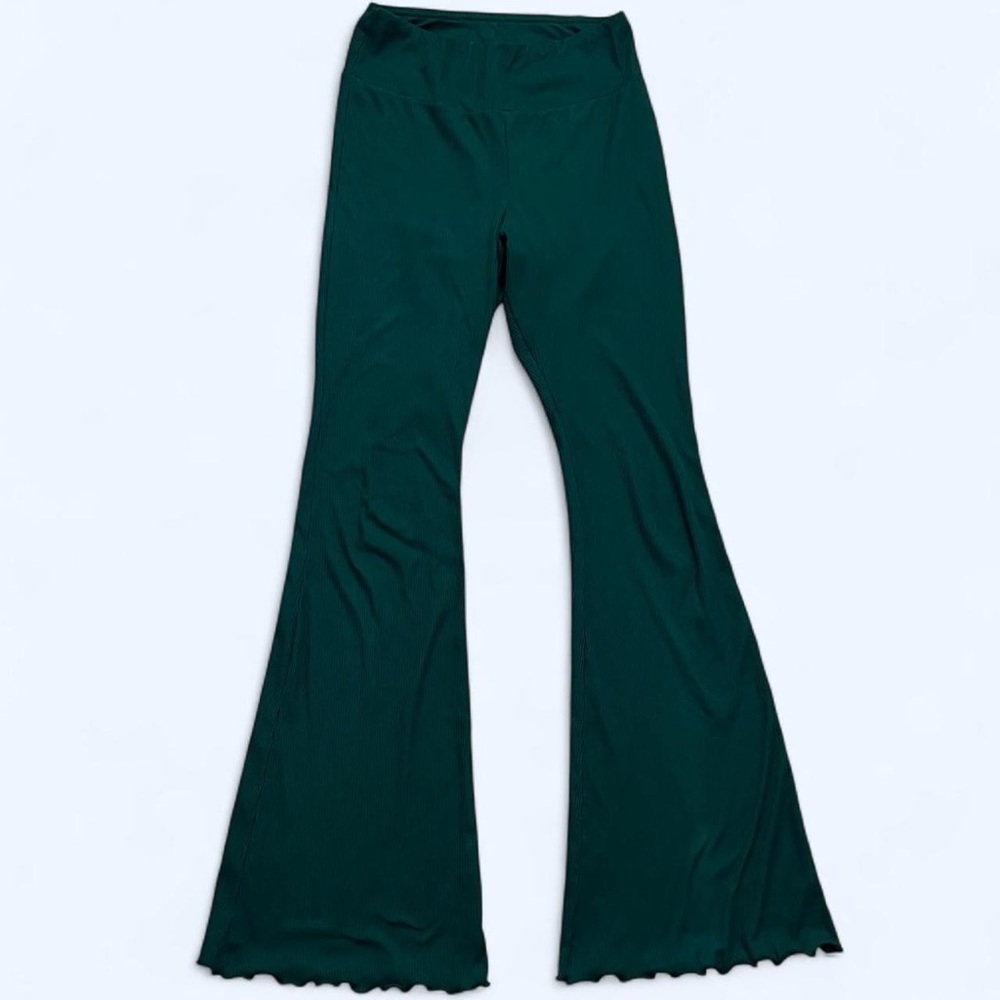 Vintage No Boundaries Size Small Green Ribbed Knit Lettuce Hem Flare Pants